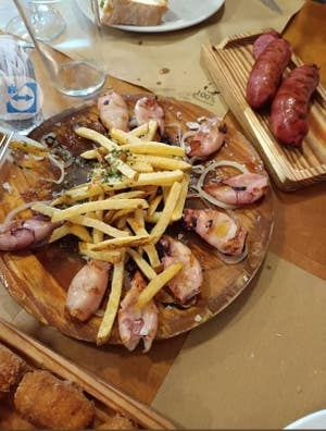 se necesita ayudante de cocina