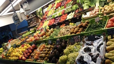 Se alquila frutería en Mercado de Pedro