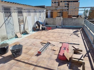 Oficial de primera construcción