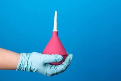 Aplicación de enemas