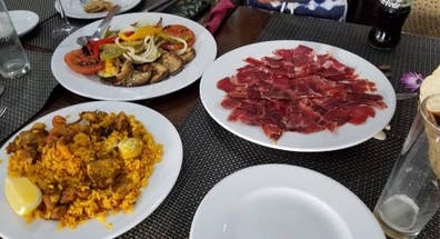 busco un ayudante de cocina urge