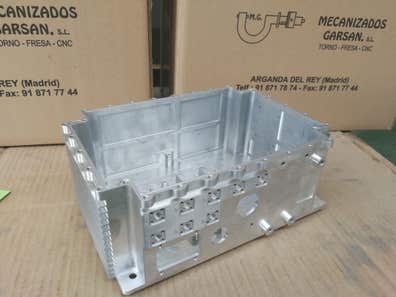 FRESADOR CNC Y TORNERO CNC