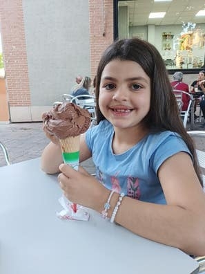 busco una chica para cuidar a mi hija
