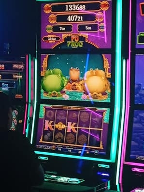 personal de sala para salón de juegos
