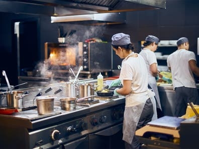 Se busca cocinero/ayudante