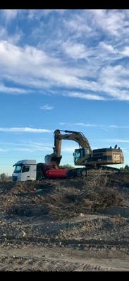 Trabajo de transporte con tráiler Madrid